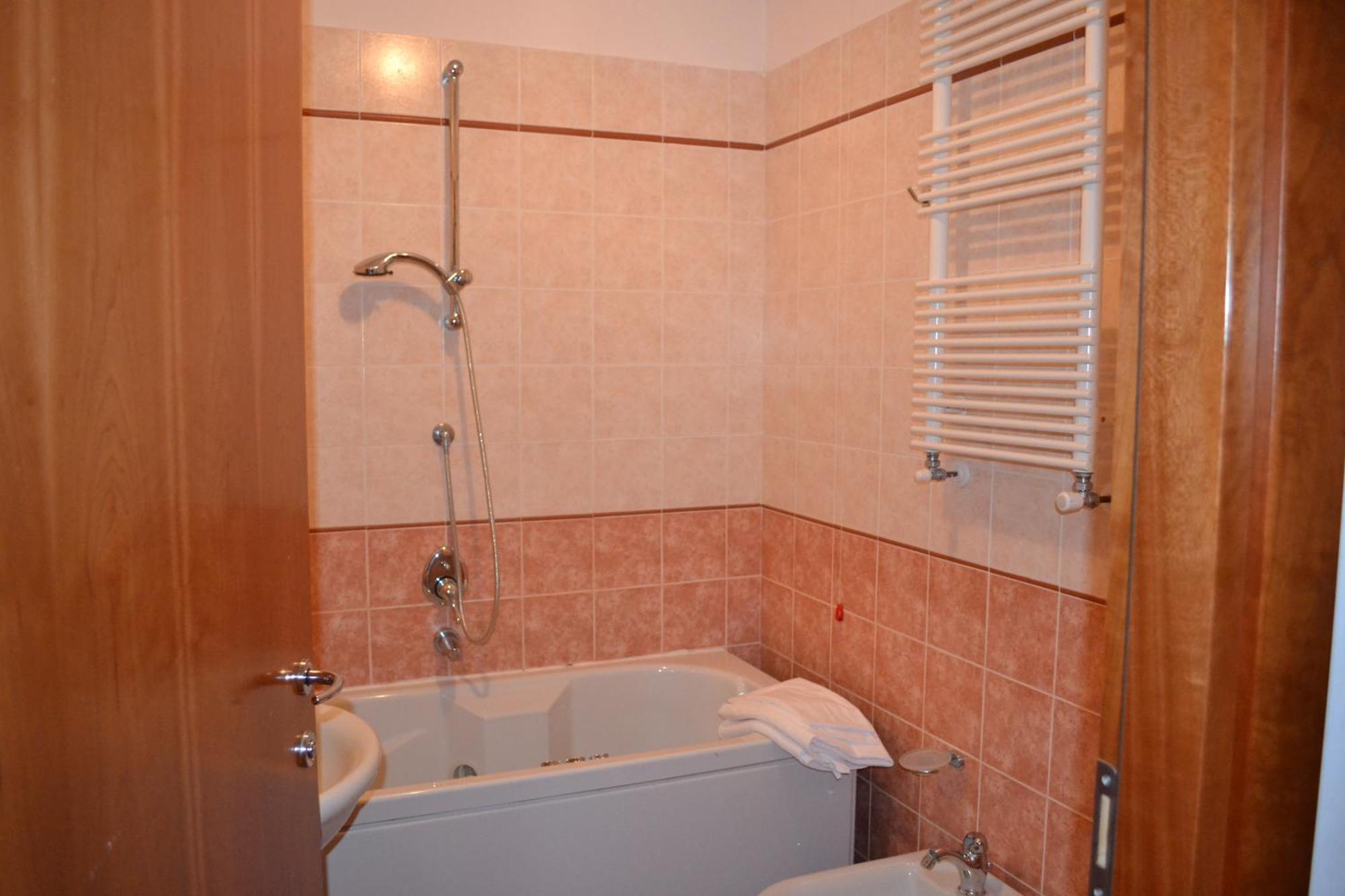 Hotel Maita Лидо Ди Камайоре Екстериор снимка