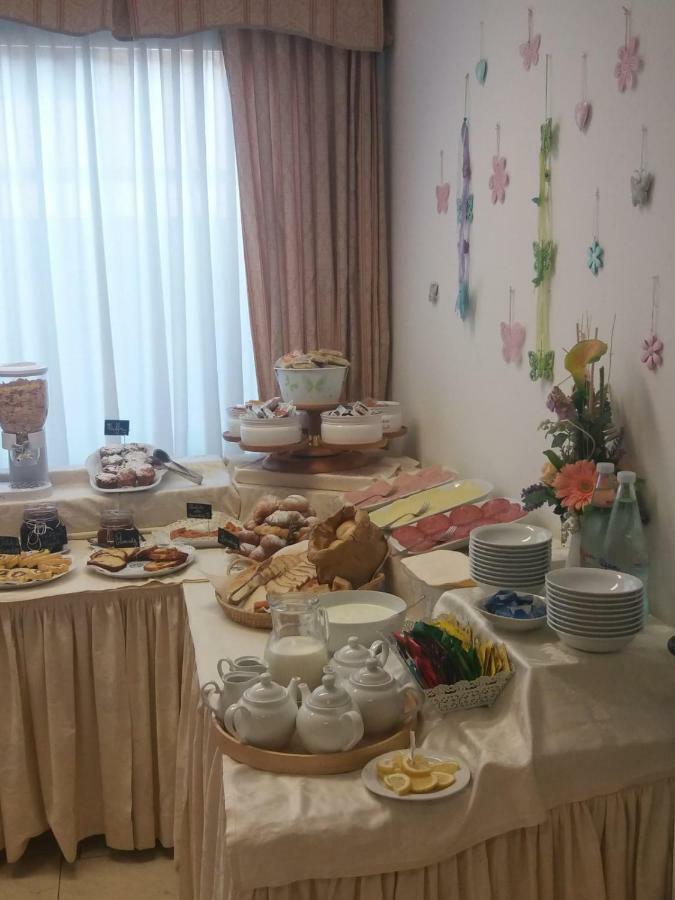 Hotel Maita Лидо Ди Камайоре Екстериор снимка