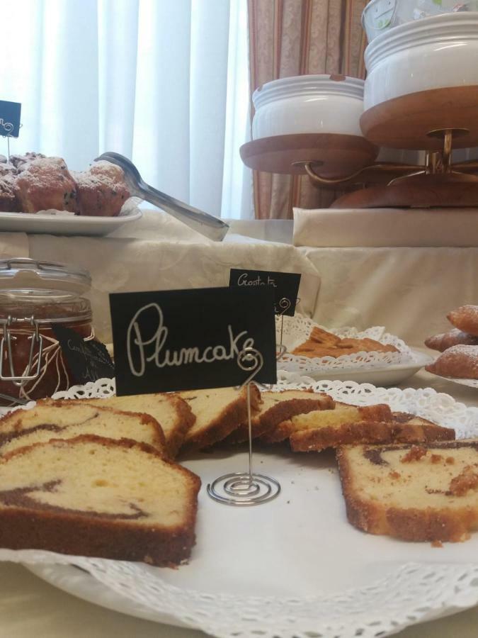 Hotel Maita Лидо Ди Камайоре Екстериор снимка